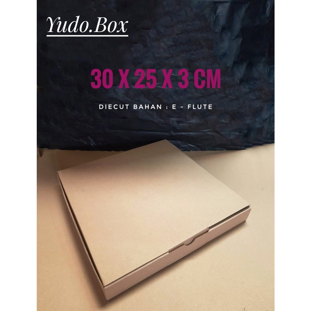 

Kardus karton uk. 30 x 25 x 3 cm...die cut box kotak Souvenir -dll