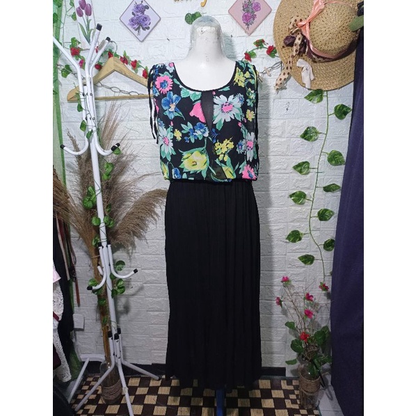 Long Dress Plisket Dres panjang Tanpa lengan