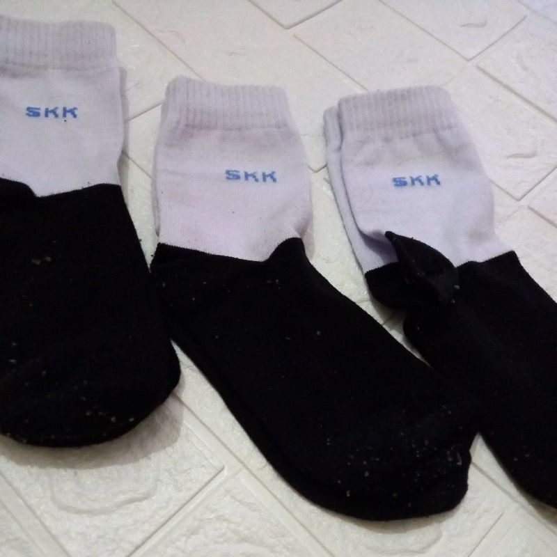 (Preloved) Kaos Kaki Sekolah 3 pasang