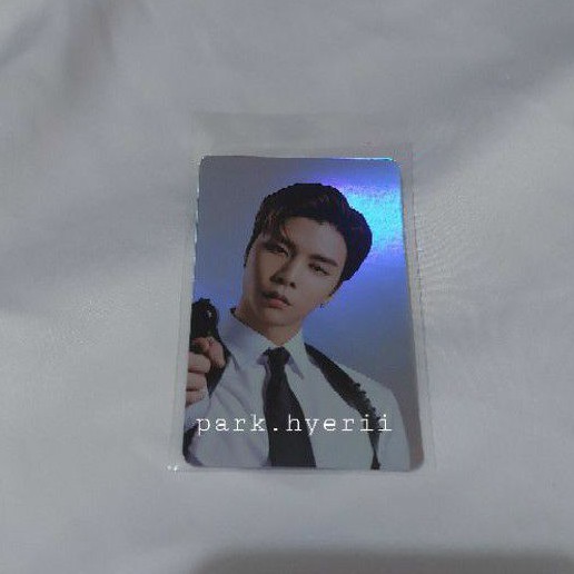 Johhny nct 127 season greeting benefit aladdin