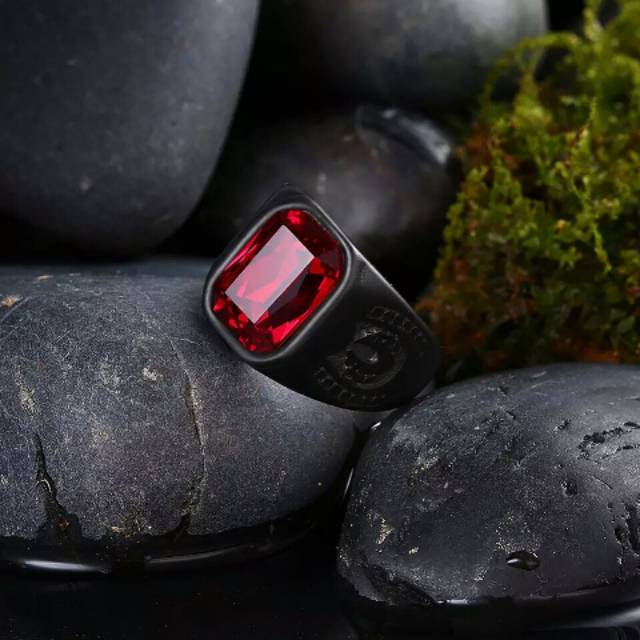 Cincin titanium pria hitam batu merah