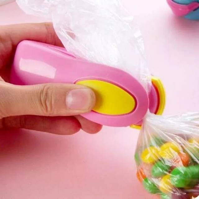 Hand Sealer Mini Perekat Plastik Snack Generasi 2 Dengan Baterai