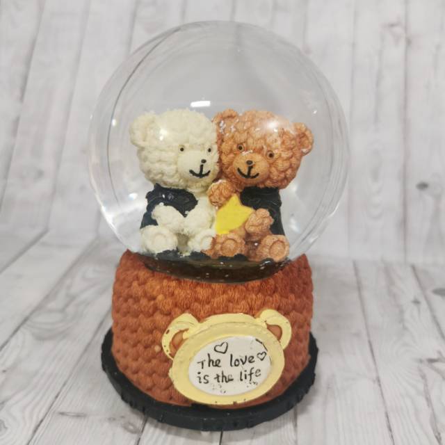 Bear couple Snowball bola crystal musik lampu melodi music snow ball sedang