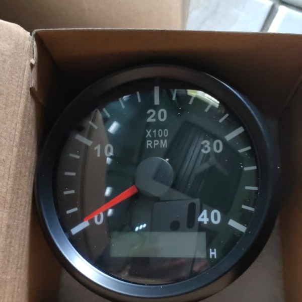 TACHOMETER RPM GAUGE 910-00010 VDO RPM METER