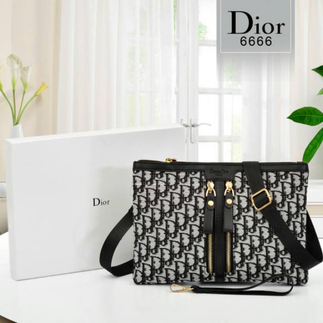 LAGI PROMO"CLUTCH CHRISTIAN DIOR"