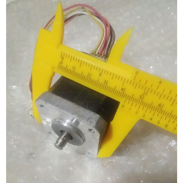 motor stepper sedang nema17 asli original mantap sesuai gambar