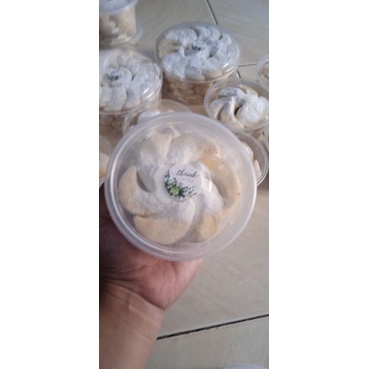 

kue kering salju