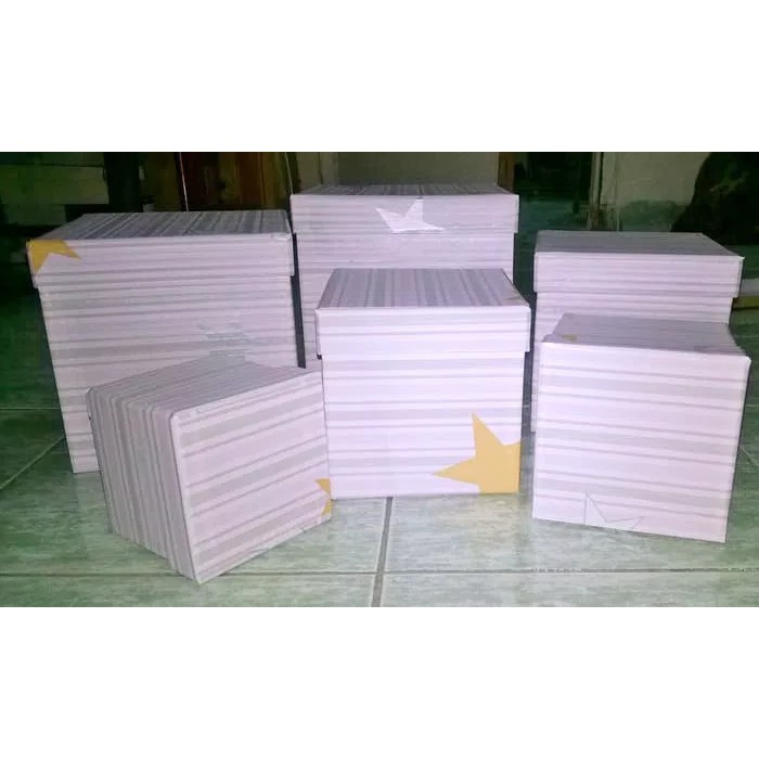 

Kotak kado ukuran 10x10x10