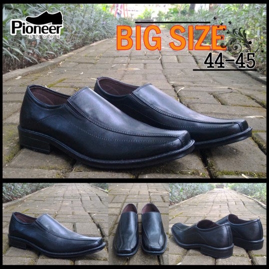 sepatu ukuran besar / pantofel big size 44 dan size 45