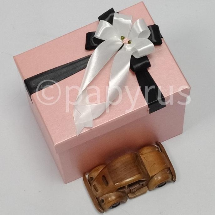 

Premium Product!!! Papyrus 15X20 Tinggi 15Cm Kotak Kado Gift Box - Paling Dicari