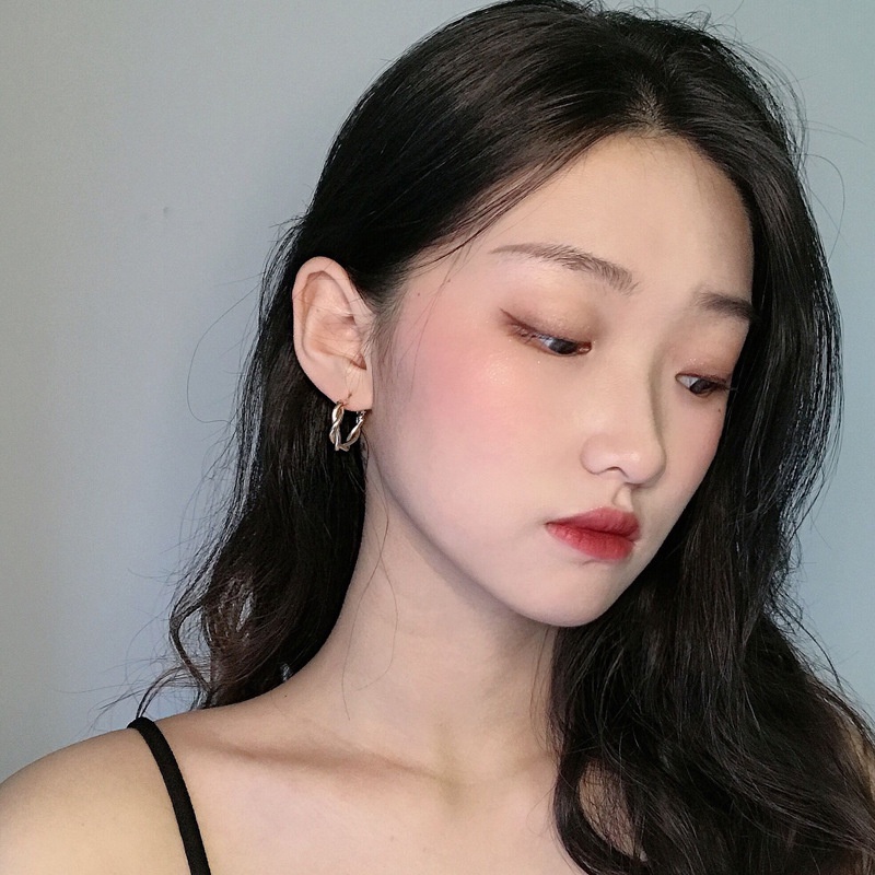 Anting Model Twist Untuk Aksesoris