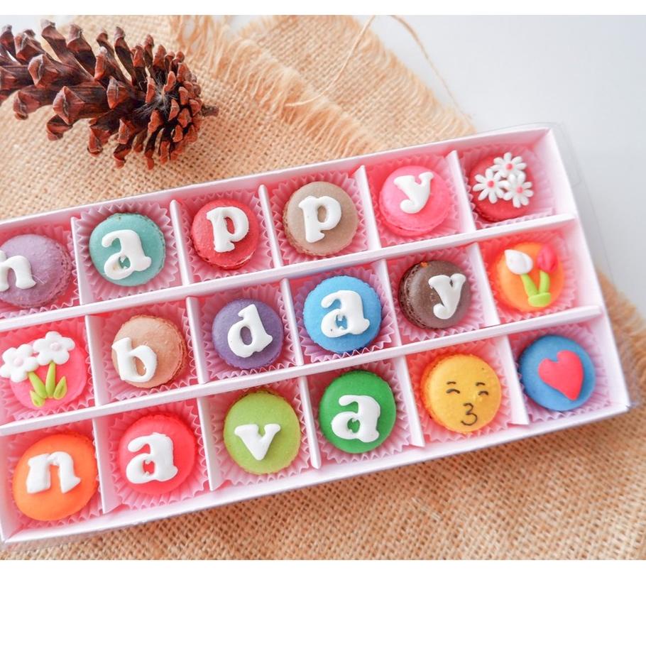 

MACARON GIFT 18PCS ,,