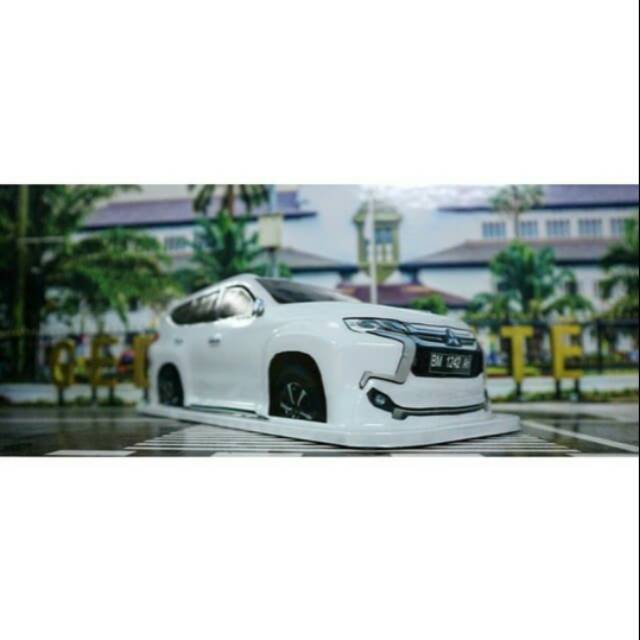 [TERLARIS] Tempat Tisu Mobil Miniatur Pajero Murah