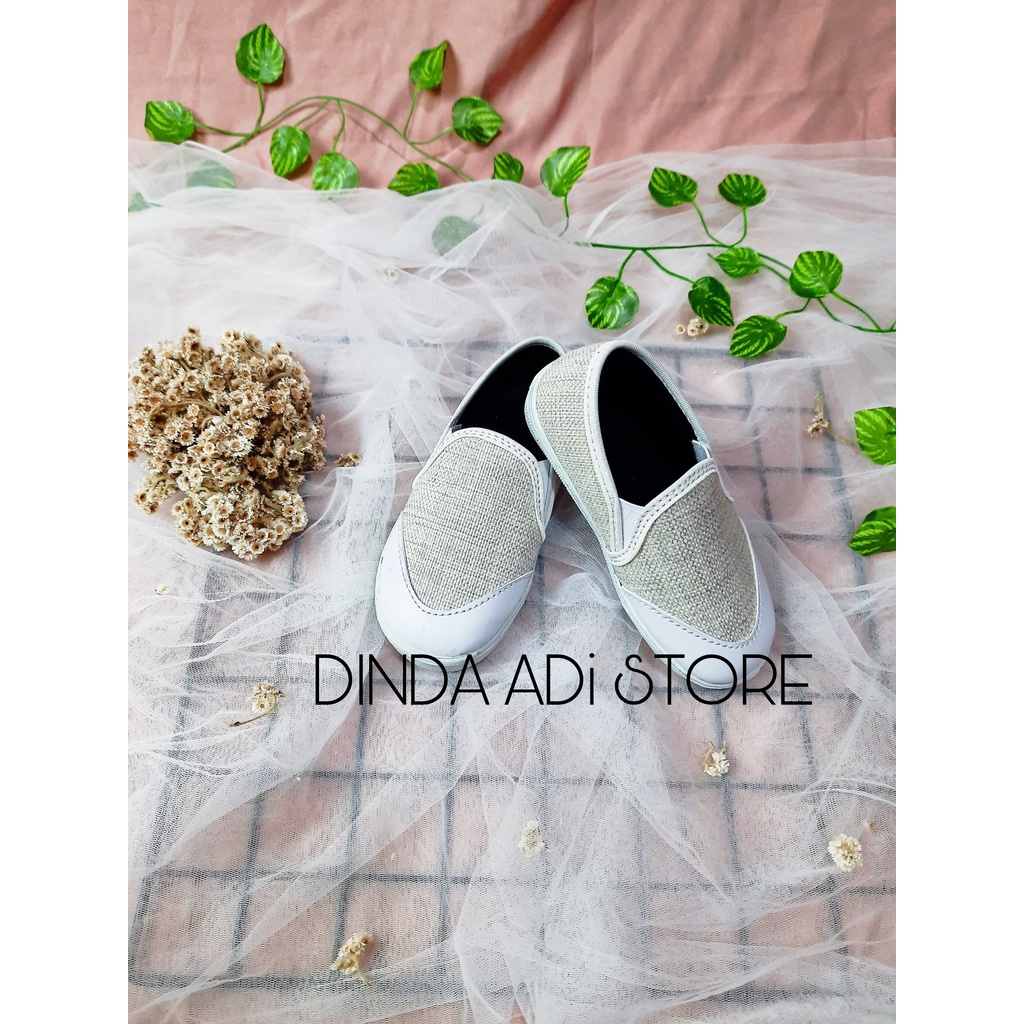 Reffi Sepatu anak perempuan laki-laki unisex Ebony bahan import casual warna merah hitam krem dan biru ukuran 26-35