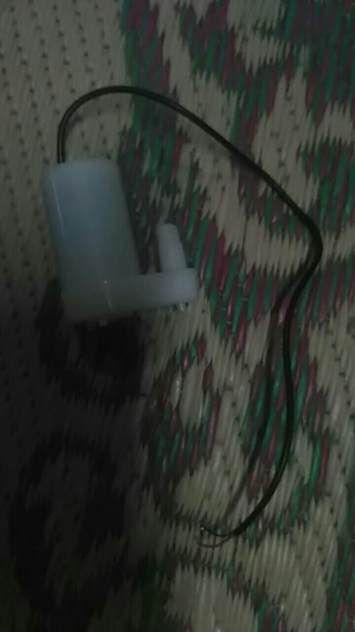 Pompa Air Mancur Mini Dc 3v / 4.5v 100l / H Low Noise Untuk Akuarium Ikan