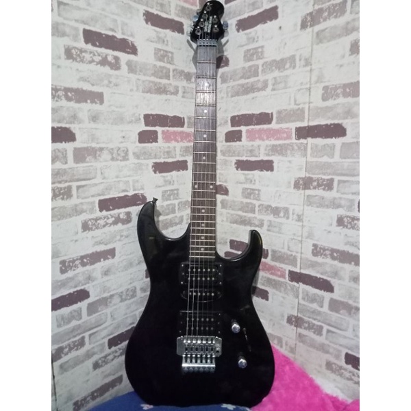 gitar second Ernie ball musicman mulus normal pabrikan updown