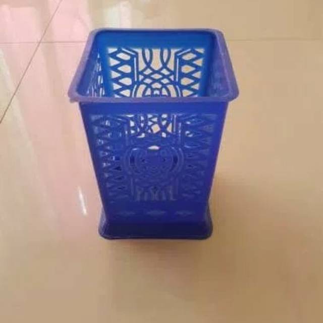 

Tempat sendok / pensil