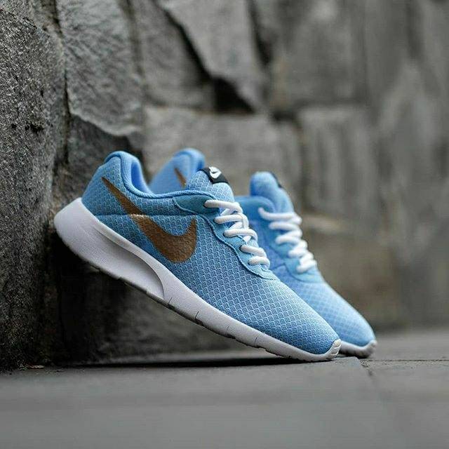 nike tanjun blue