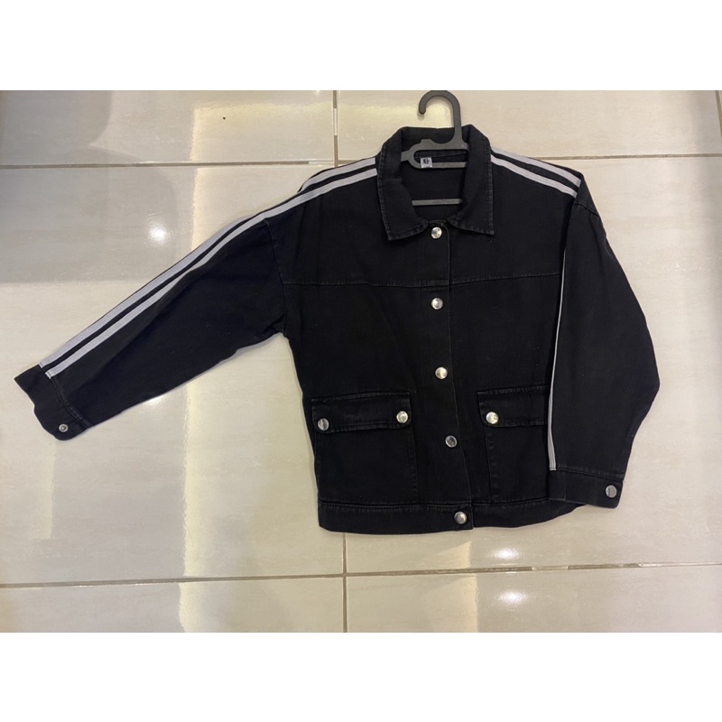 Jaket Denim Hitam list Putih