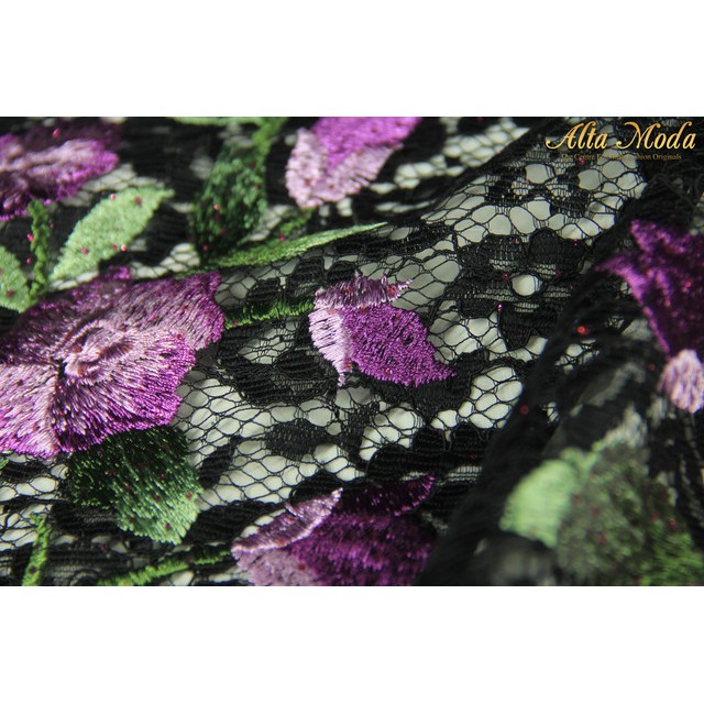 

Alta Moda Brokat Bordir Cornelli Nagita Hitam Bunga Mawar Ungu (1M)