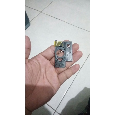 tatakan speaker tab maxtron t1 ori