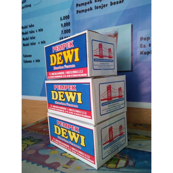 

Paket Pempek Campur Isi 50