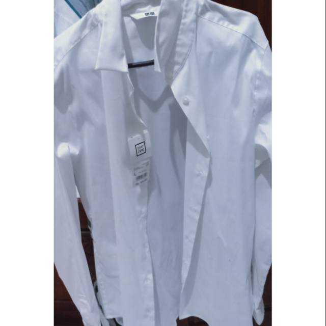 KEMEJA PUTIH UNIQLO