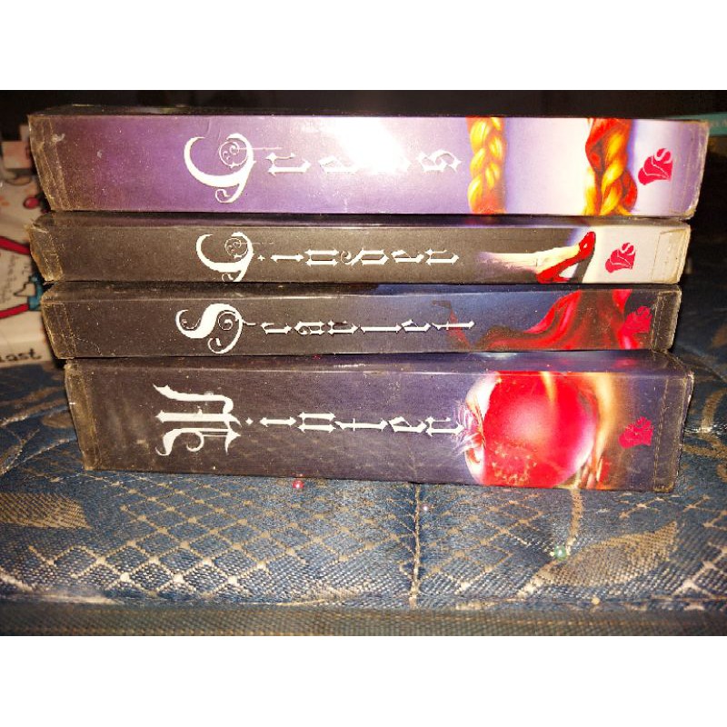 NOVEL BEKAS MARISSA MEYER CRESS, CINDER, SCARLET, WINTER