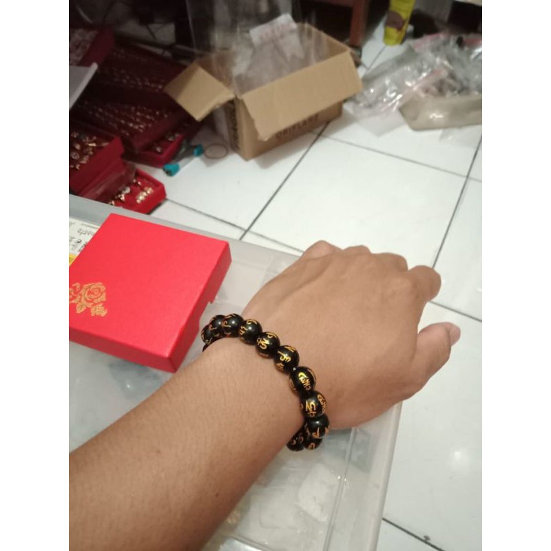 gelang giok hitam dengan huruf mandarin 12mm