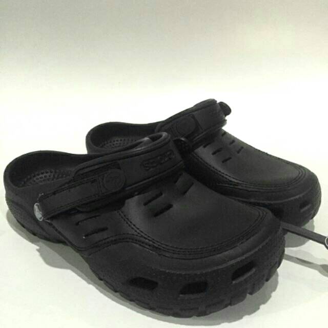 Sandal Cowok Crocs Man Yukon Sport Black Hitam