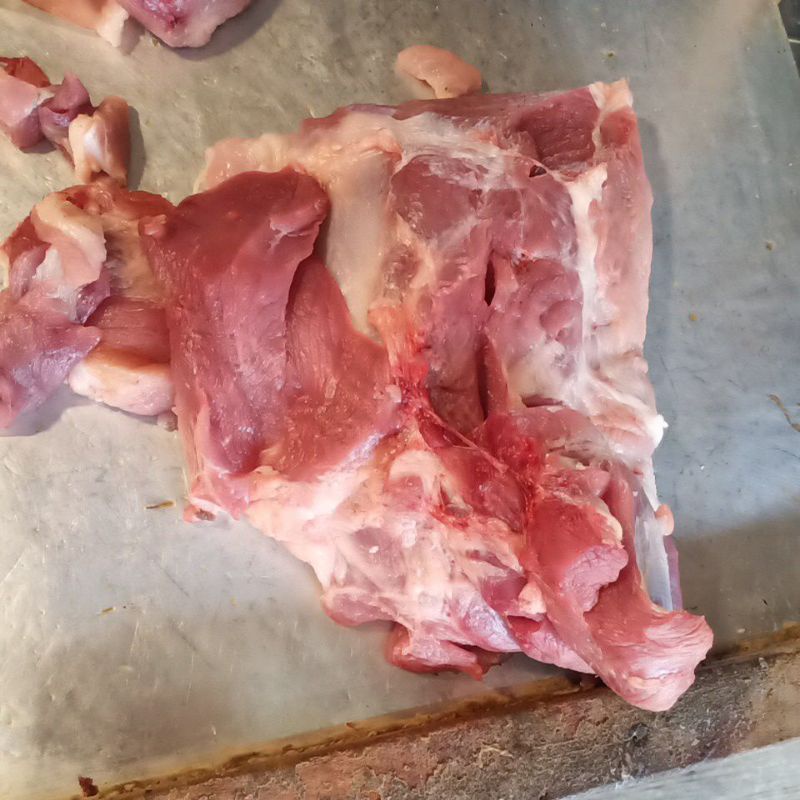 

Daging Babi Muda (Non - Halal) 1 kg Fresh.