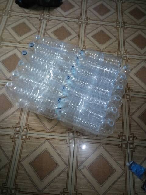 Botol plastik bekas aqua uk 1.5L (isi 30pcs).
