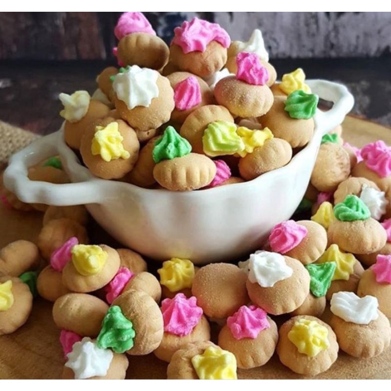 

Kue warna warni bentuk kancing / kue gemrose/ kue monas