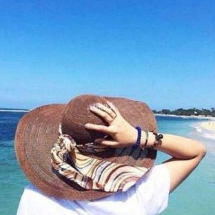 Topi pantai rajut nylon pita pelangi