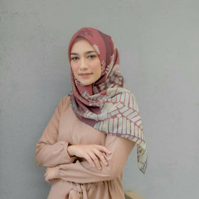 LOUISALUNA EISHA SERIES "MAROON"