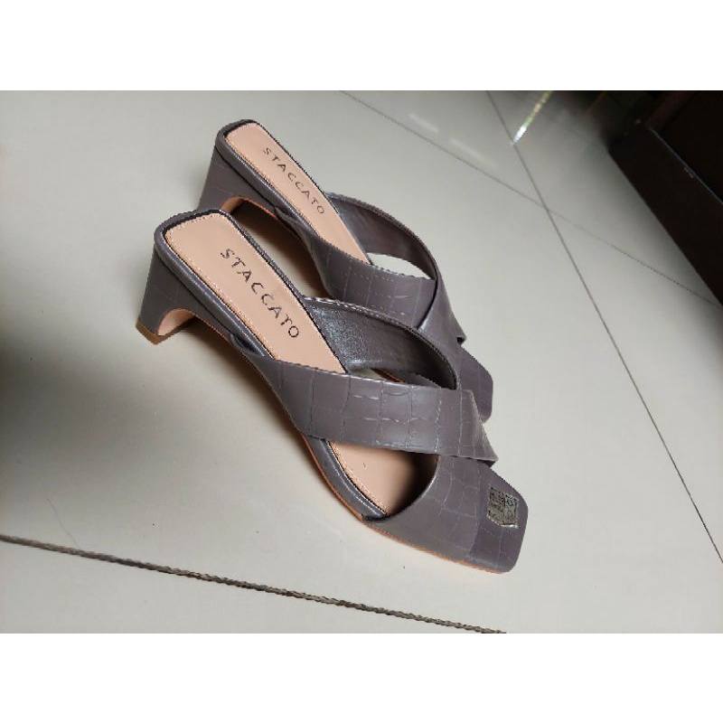 Staccato sandal