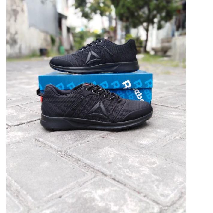 Terbaru.. SEPATU SEKOLAH HITAM POLOS PRIA WANITA / CASUAL SNEAKERS HITAM POLOS