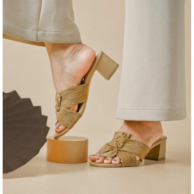 Preloved Elle Heels Coffee by Local.id / Heels Local.id / Elle Sandals Local.id