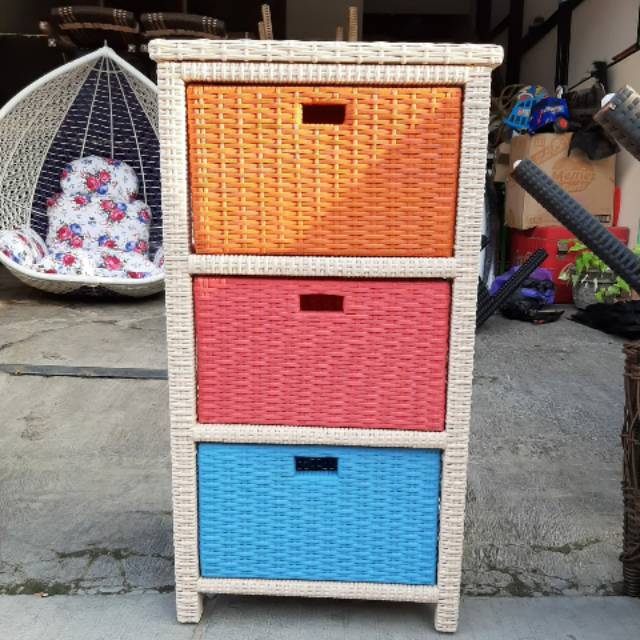 Lemari laci rotan sintetis