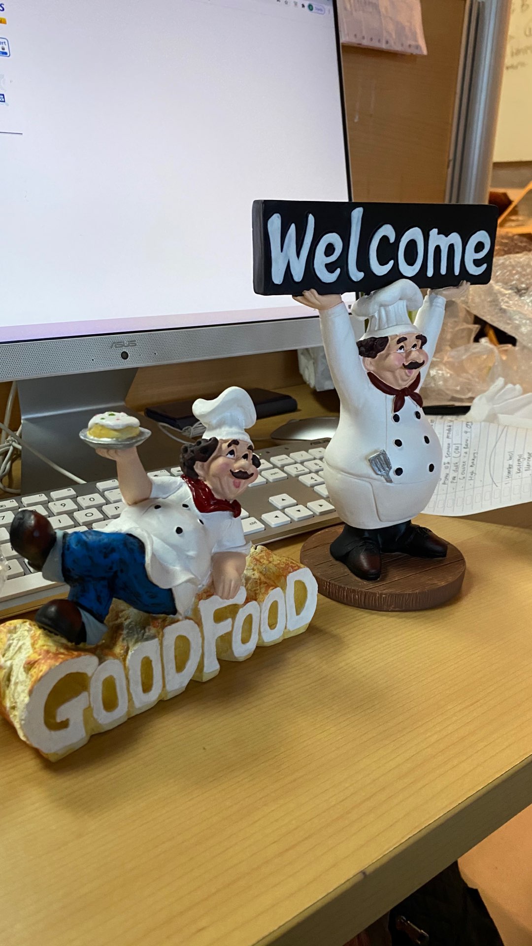 Patung Pajangan Koki Welcome Chef Pelayan Cafe Bakery Dekorasi Dapur Rumah Home