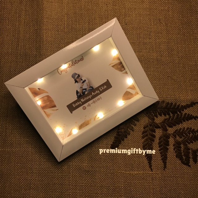 [BOX PREMIUM+BUBBLE] Frame Spotify 2D 3D 5R LED Kado Ultah Hadiah Pernikahan Gift Paket Wisuda Ulang Tahun Tunangan Kelahiran Hampers Premium Murah Unik Estetik Aesthetic Sahabat Pacar Istri Bayi Anak Box Figura Pigura Lampu