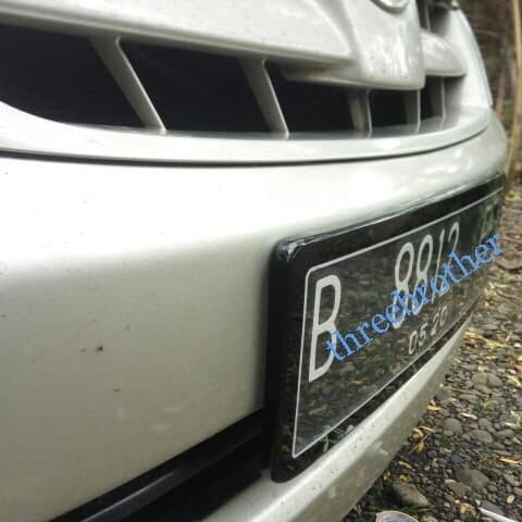 Cover Plat Nomor depan mobil model akrilik cembung