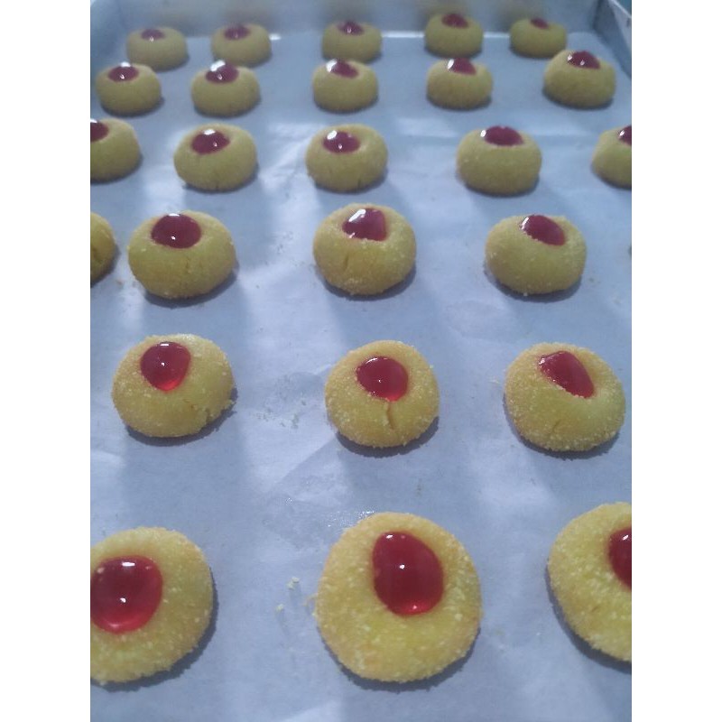 KUE THRUMBPRINT STRAWBERRY ENAK