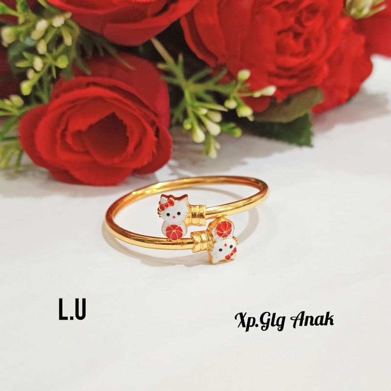 TITANIUM Gelang Bangle Anak-anak Karakter hello Kitty Gold,termurah,tidak karat *COD*