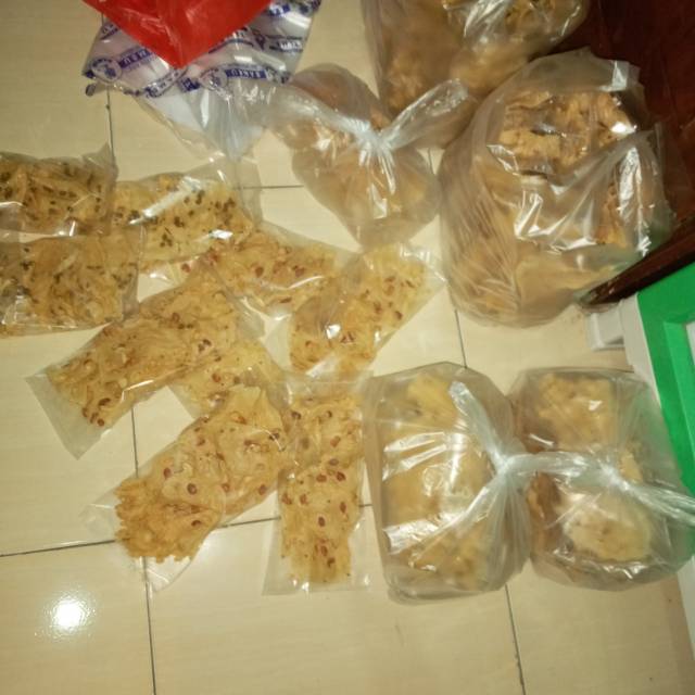 

Camilan peyek