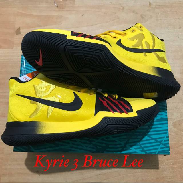 sepatu basket kyrie 3