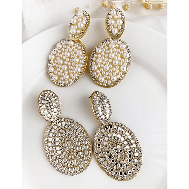 LRC Anting Tusuk Fashion Diamond Alloy Pearl Studded Geometric Earrings F71702