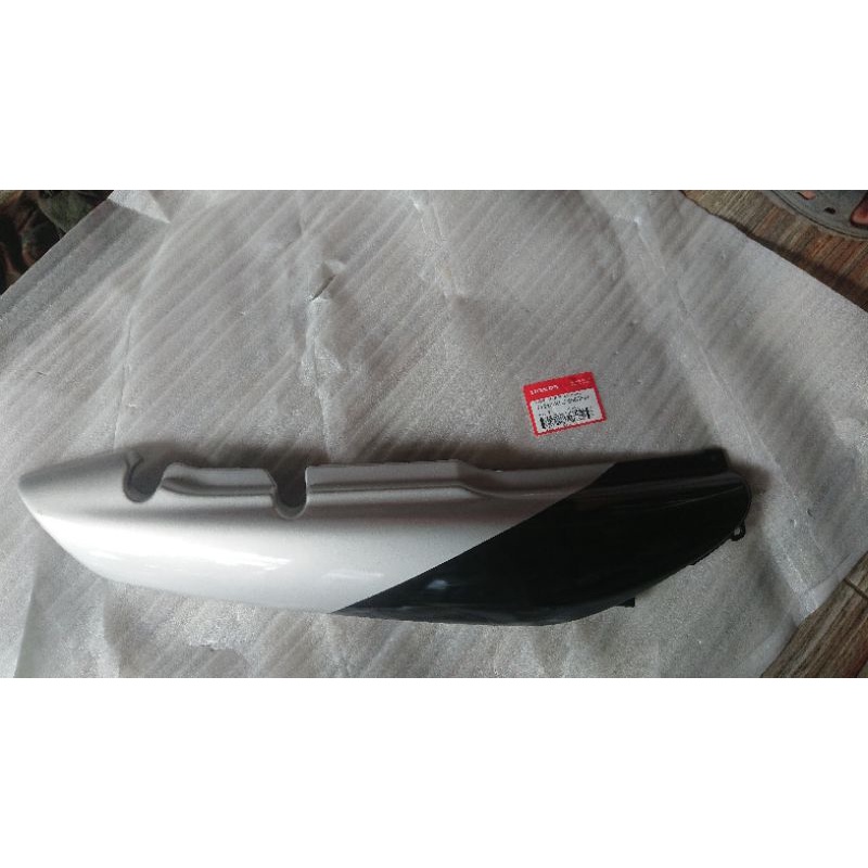 Cover Bodi-Body Samping Honda Tiger 2000-Tiger Old-Tilam-Tilas 77210 KCJ 690SBN Ori AHM Silver Hitam