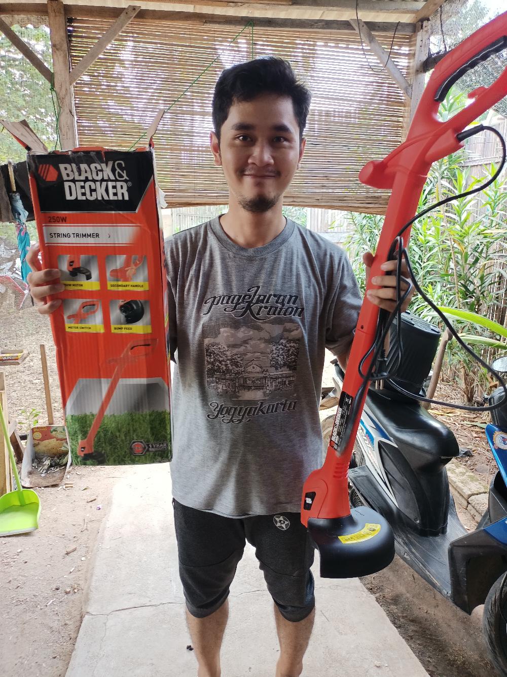 Black Decker Gl260 Mesin Potong Rumput 250 Watt Senar String Trimmer