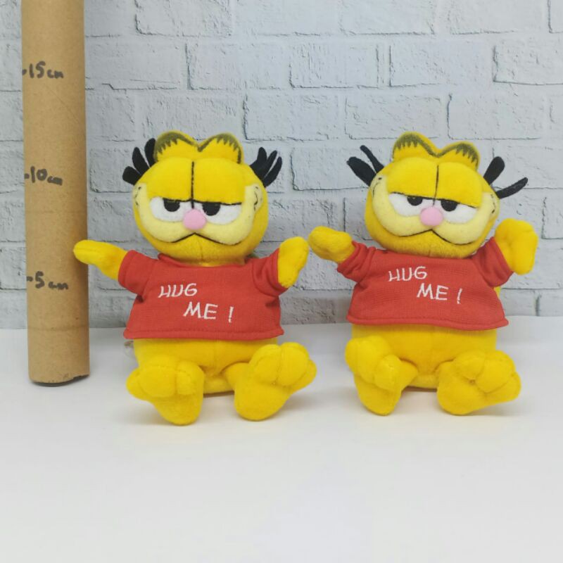 SECOND boneka garfield.